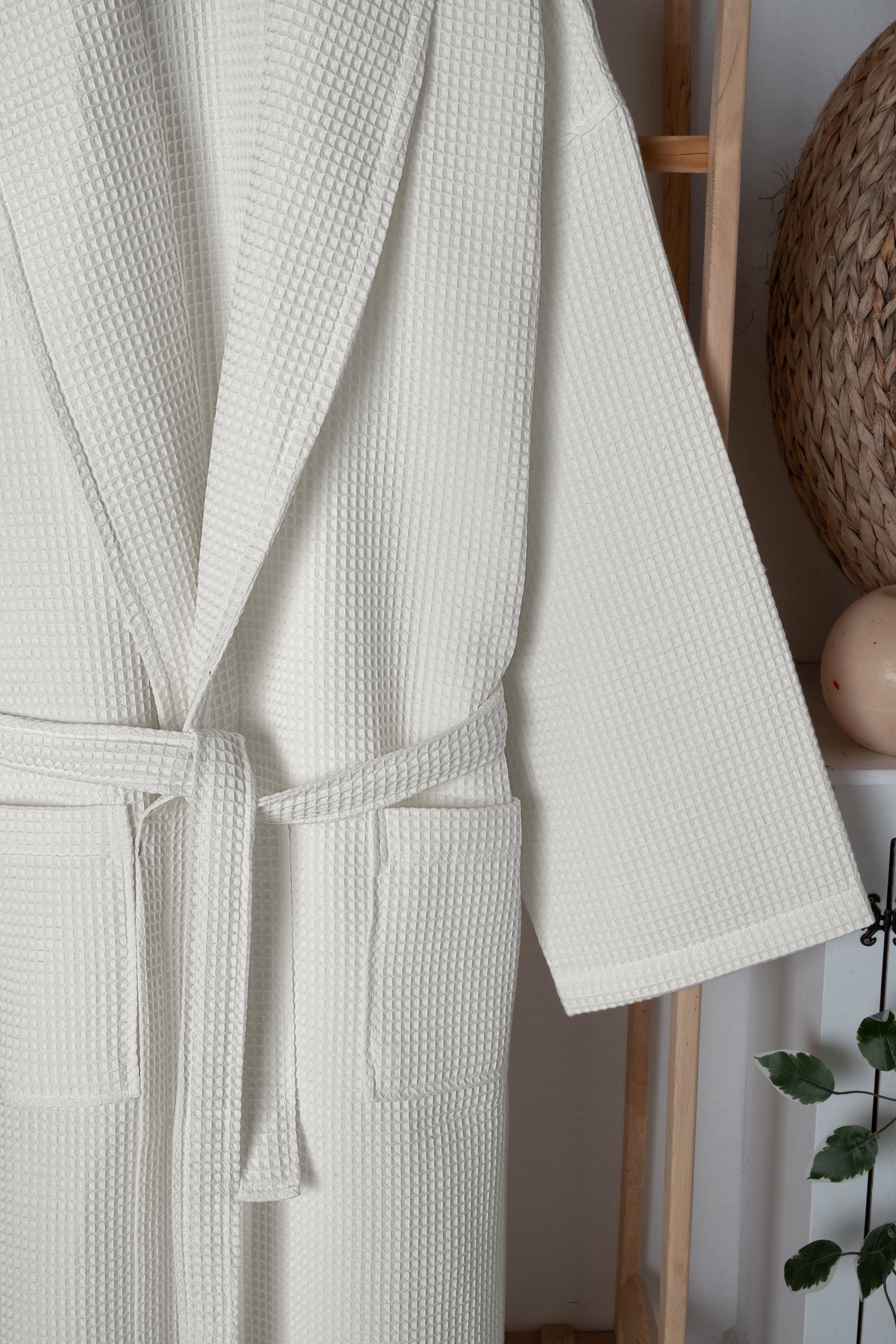 WAFFLE BATHROBE