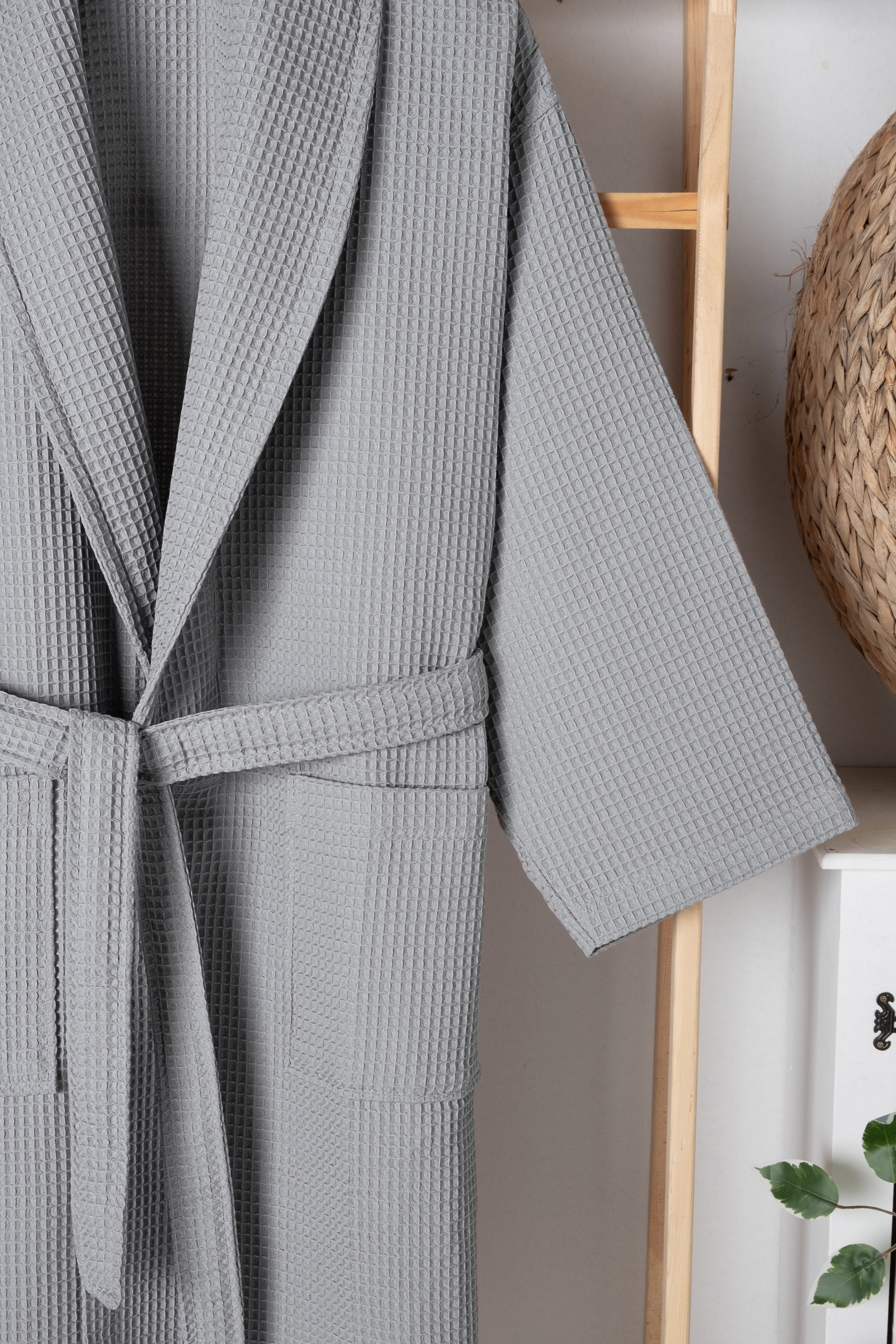WAFFLE BATHROBE