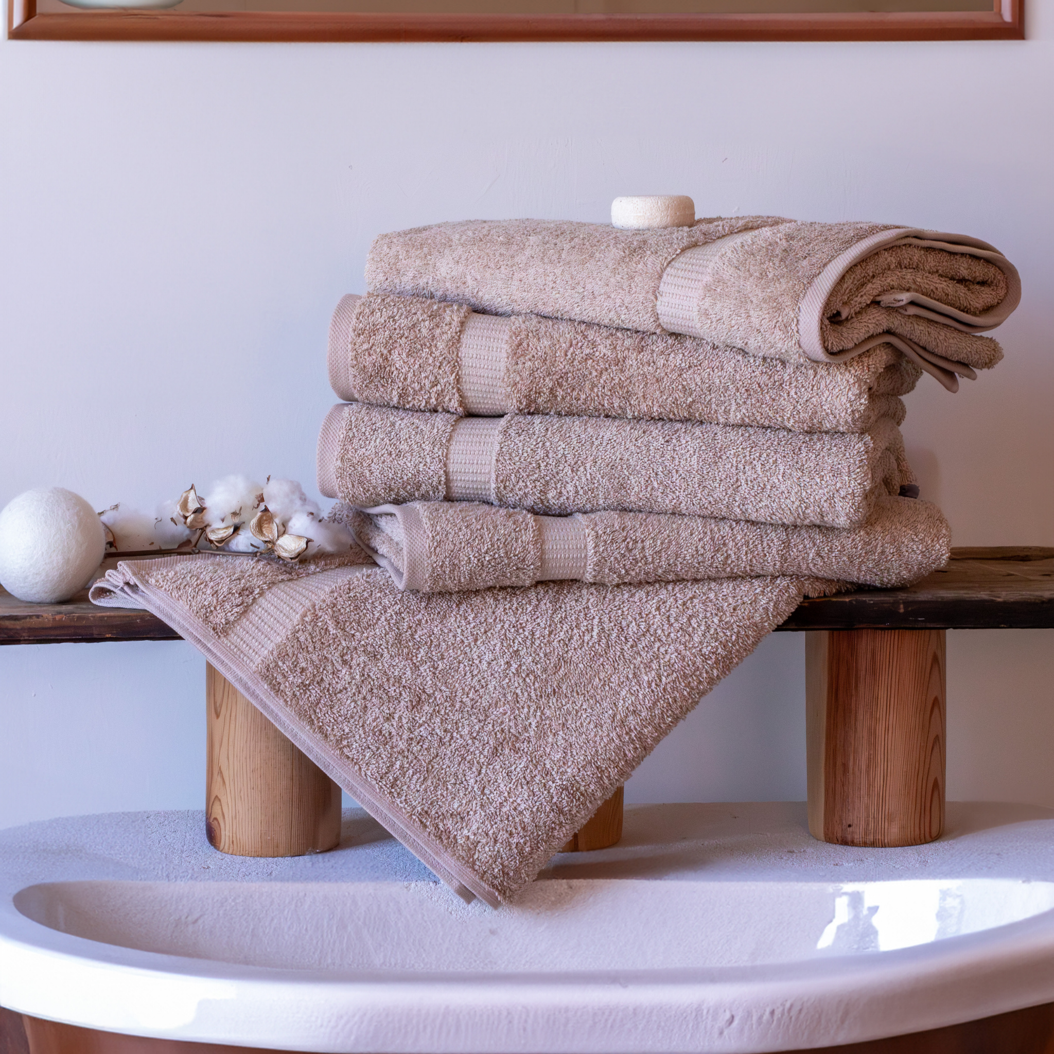 Salbakos Cambridge Hand Towel (Customize Yours)